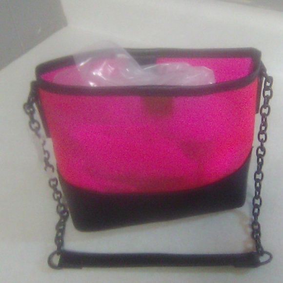 Susie's Essentials - Picture 5 of 5